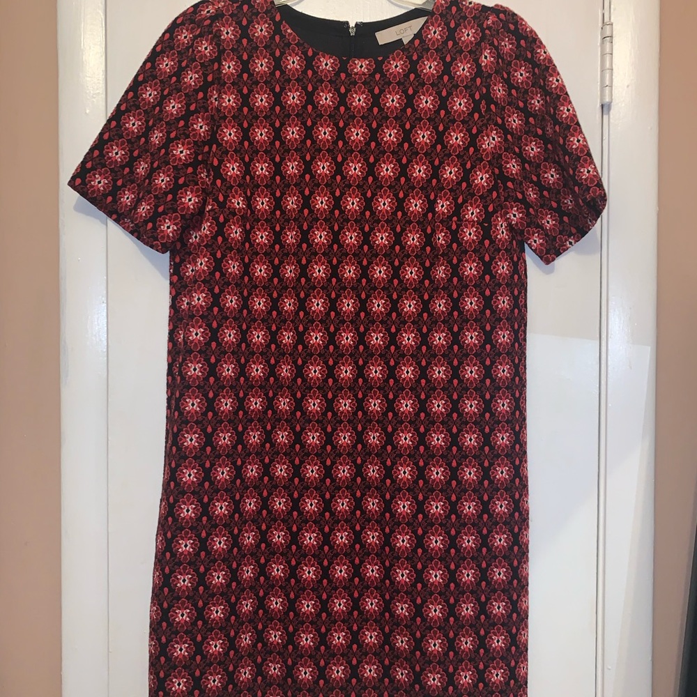 Polyester spring dress. - Picture 3 of 3